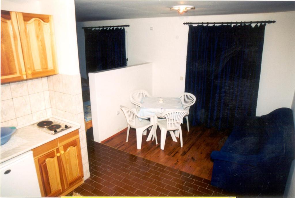 Apartments Adria Orebić Zimmer foto